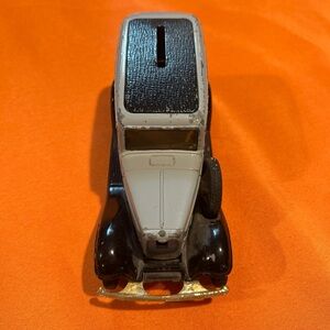 Ertl True Value 1932 Ford replica Delivery Van Bank Diecast Limited Edition,used